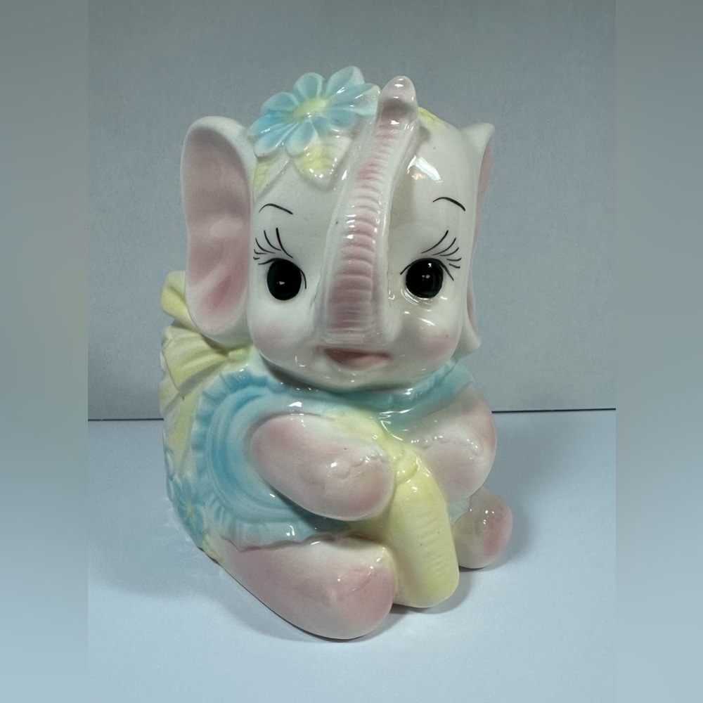 Planter Anthropomorphic Baby Elephant Nursery Decor 7"    
Ceramex Del Norte
